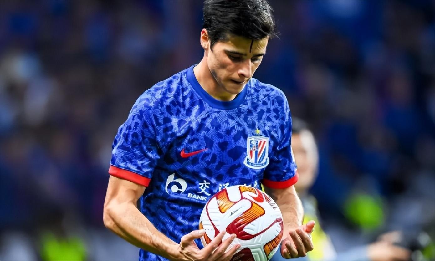 2026世界杯-吴曦本轮罚点球前！有谁注意到河南球迷这个举动，或要被足协追罚